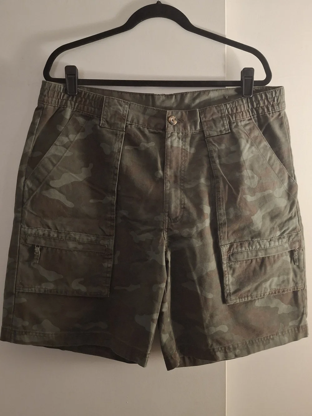 Outdoor Life Men's Olive Camo Utility Cargo Shorts